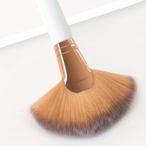 1715873477238-dd700b70ee694748bb46e42c49efad0b-goods Fan-Shaped Powder Brush - Luxurious and Professional