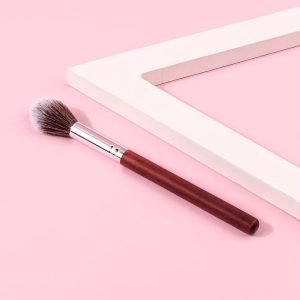 44fd33bedd8da5b746978fa7068ec49b-1 Premium Nylon Bristle Highlighter Brush: Natural and Sheer Finish