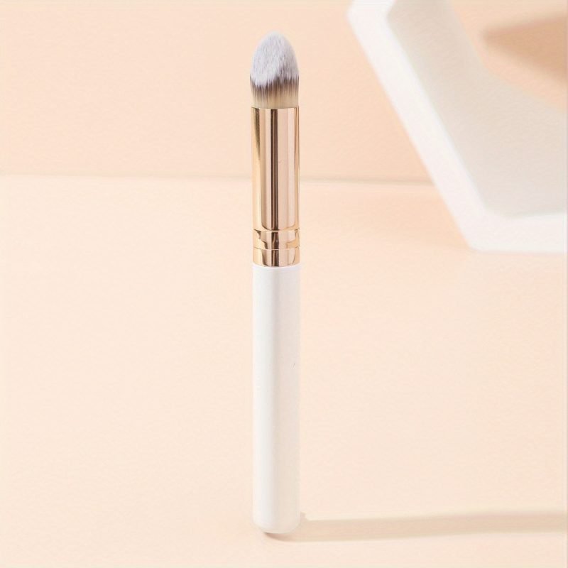 Precision Angled Concealer Brush