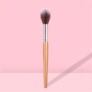86b3f02d89f13f4ec1143690fb76e7f9 Premium Nylon Bristle Highlighter Brush: Natural and Sheer Finish
