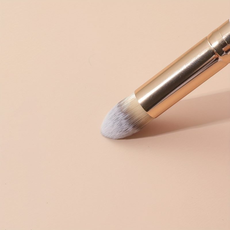 Precision Angled Concealer Brush