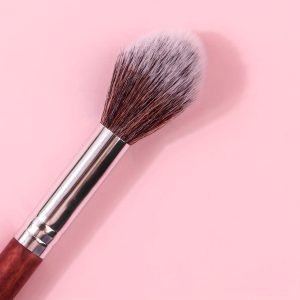 b0a037e829d9755fb67c79623180e0fb-1 Premium Nylon Bristle Highlighter Brush: Natural and Sheer Finish