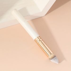 cb97b2f5e5ddc45f23b85c692059d49a-1 Precision Angled Concealer Brush