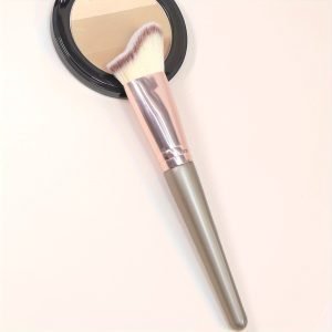 d7a18cd1-75d9-4d42-8433-c7ad39702344-1 Luxury Sculpting Series: Exclusive Angled Contour Brush