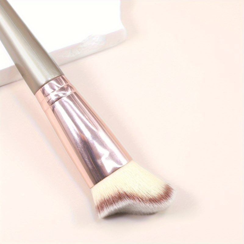 Luxury Sculpting Series: Exclusive Angled Contour Brush